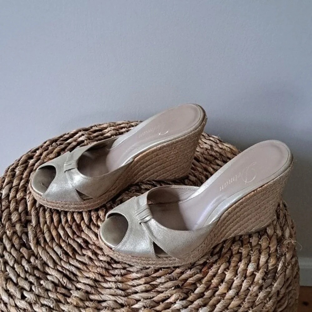 Delman trending luxury